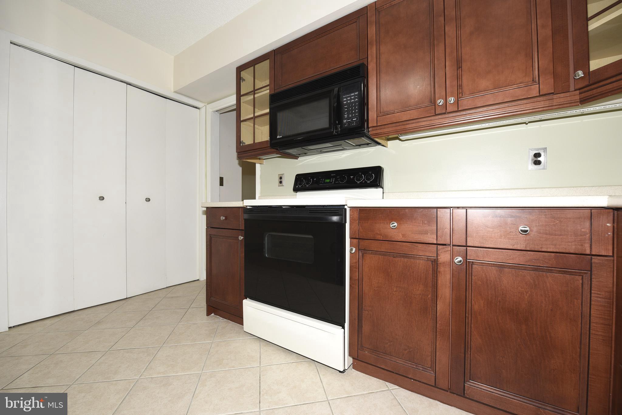 CRYSTAL GATEWAY - Residential Lease