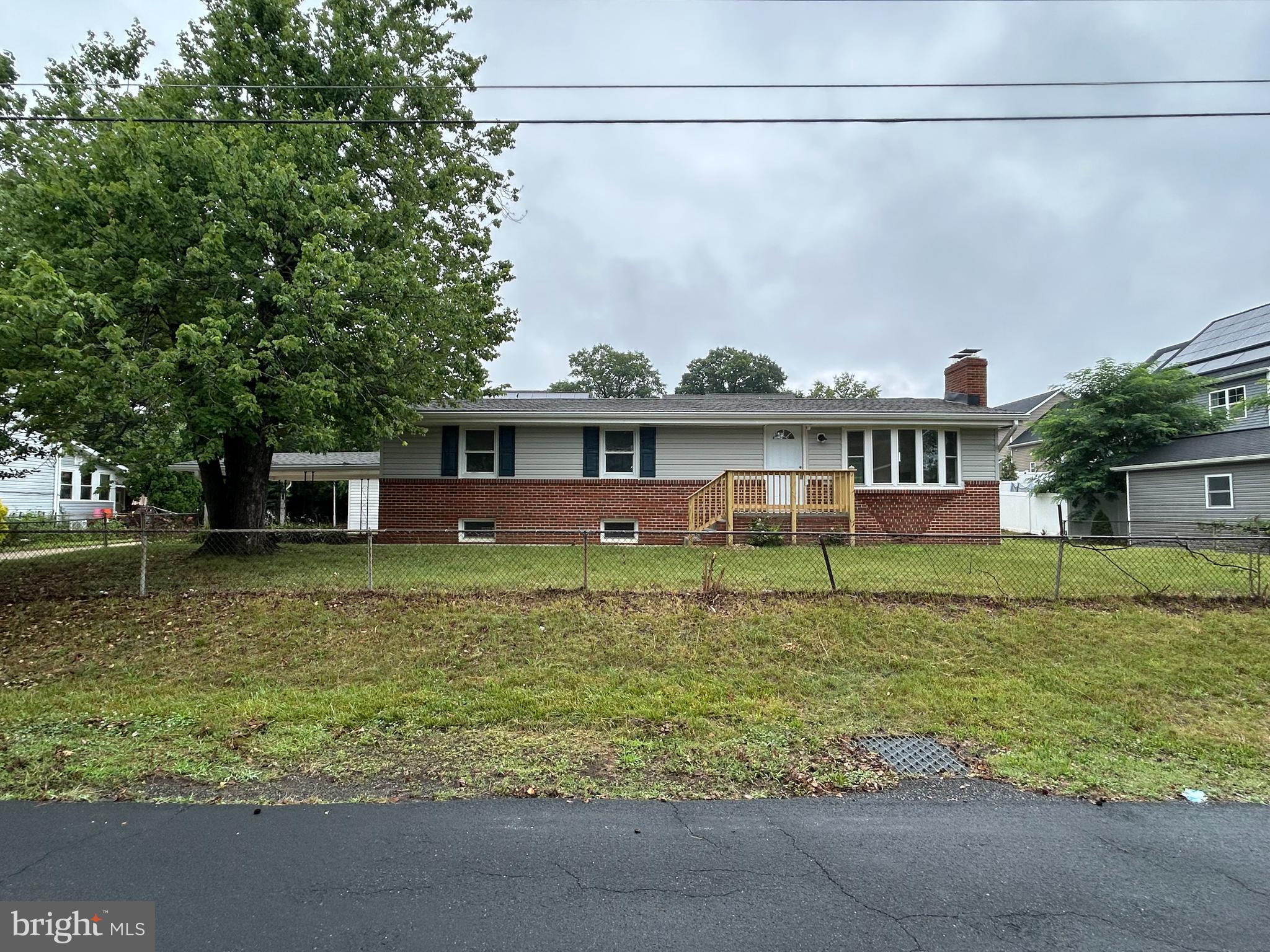 1635 RIVERDALE DRIVE