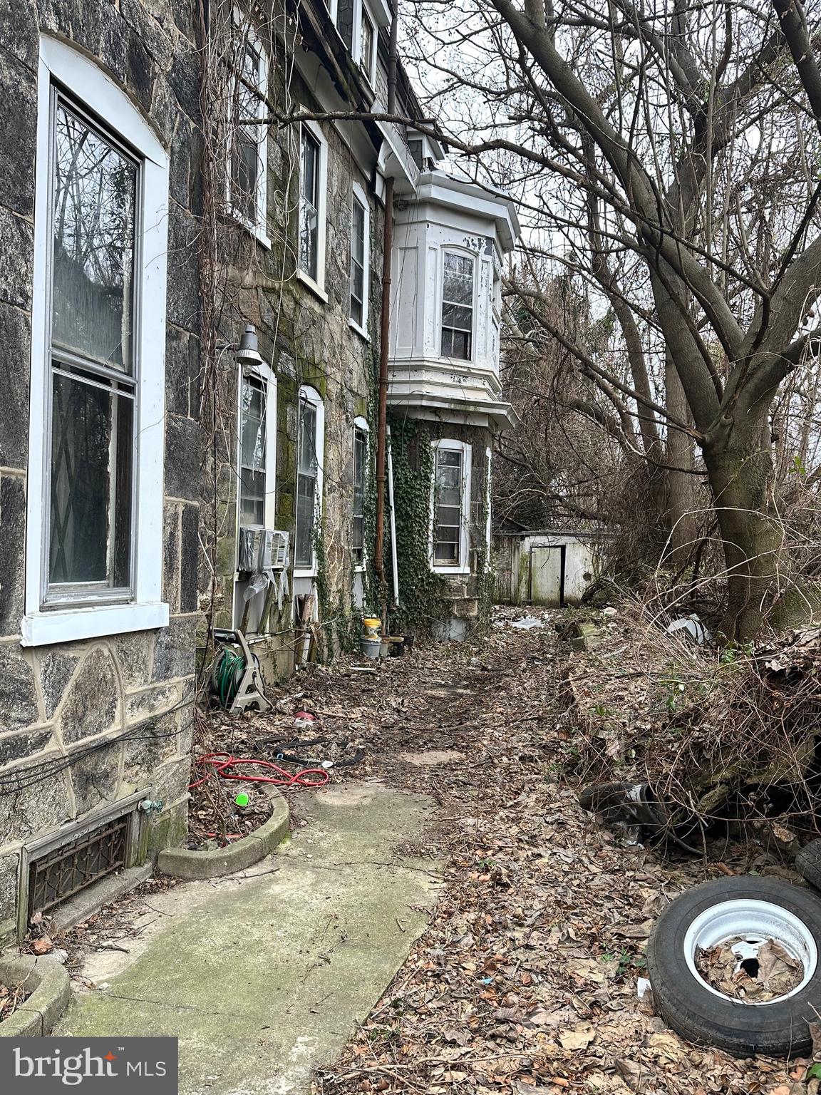 1902 W TIOGA STREET 04