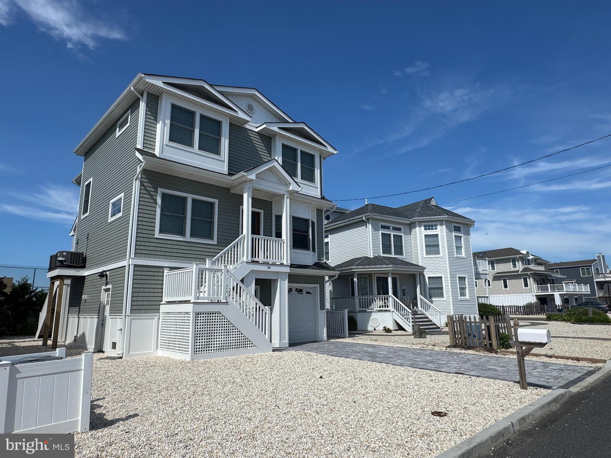 14 W BAYBERRY DRIVE