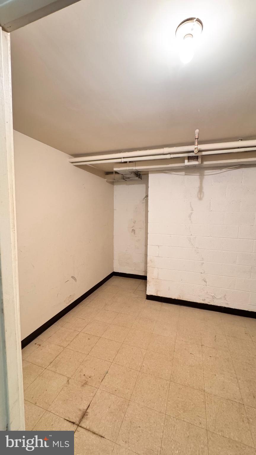 BURKE COVE - Residential Lease