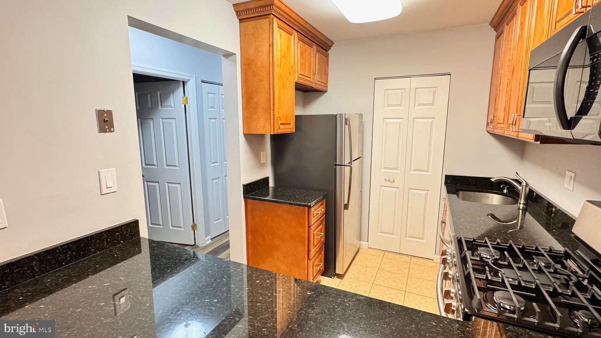 BURKE COVE - Residential Lease