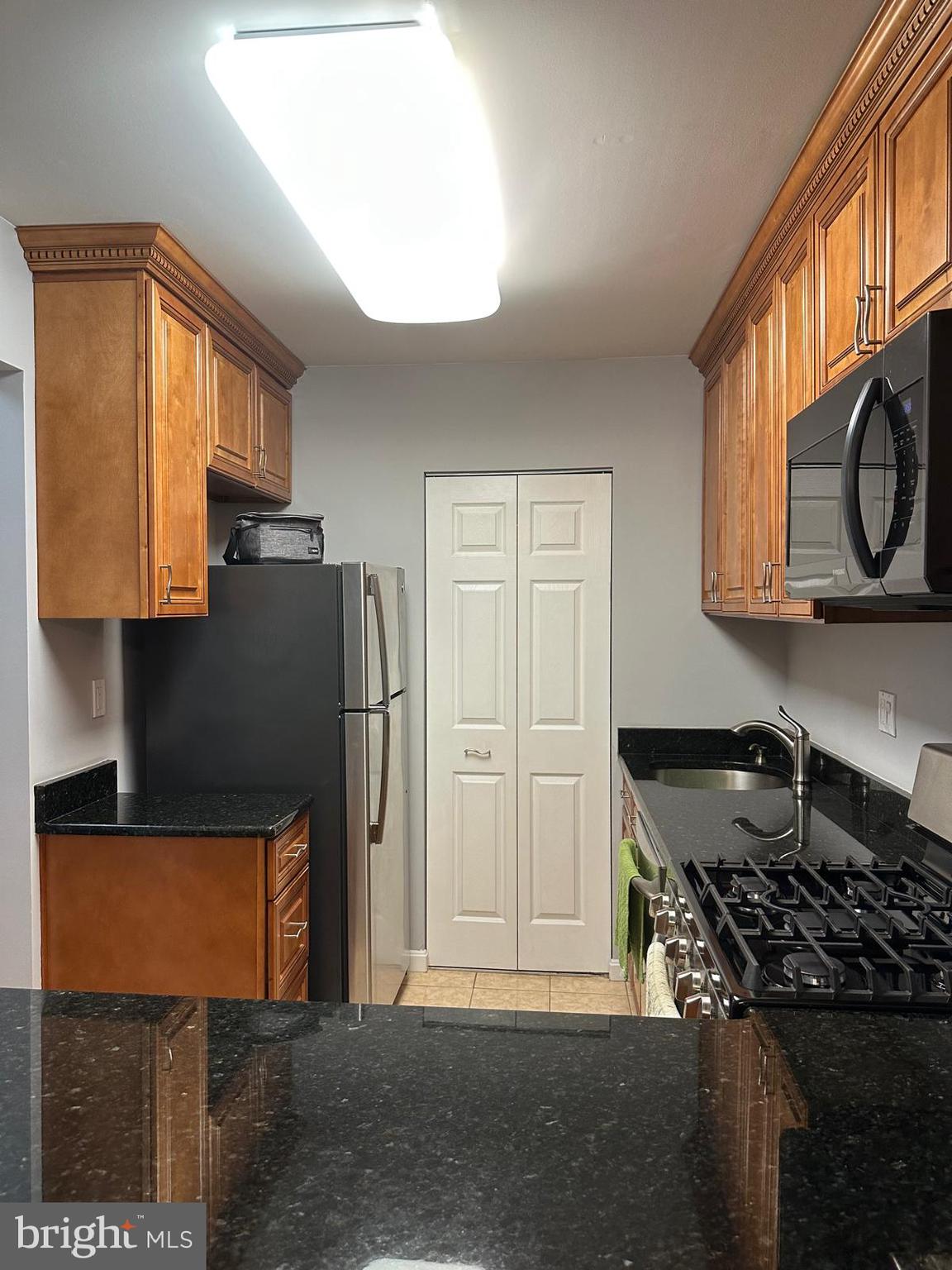 BURKE COVE - Residential Lease