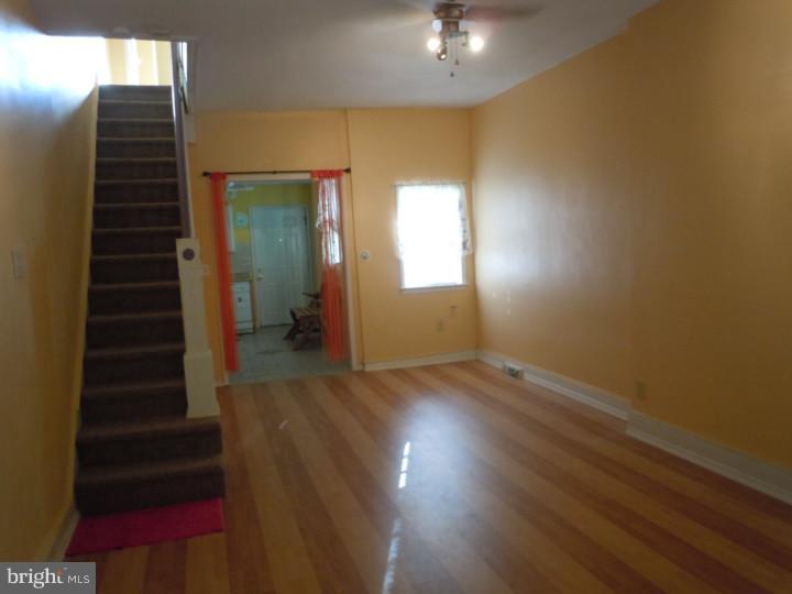 WEST OAK LANE - Residential Lease