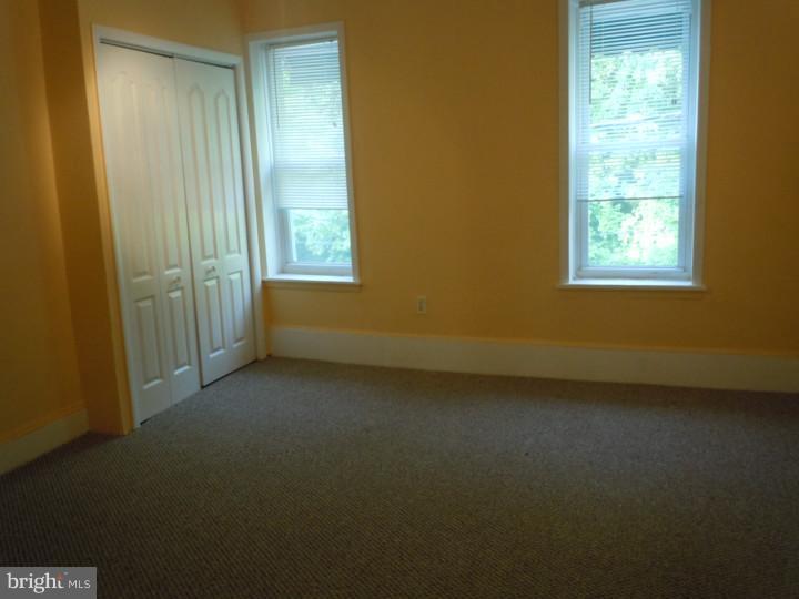 WEST OAK LANE - Residential Lease
