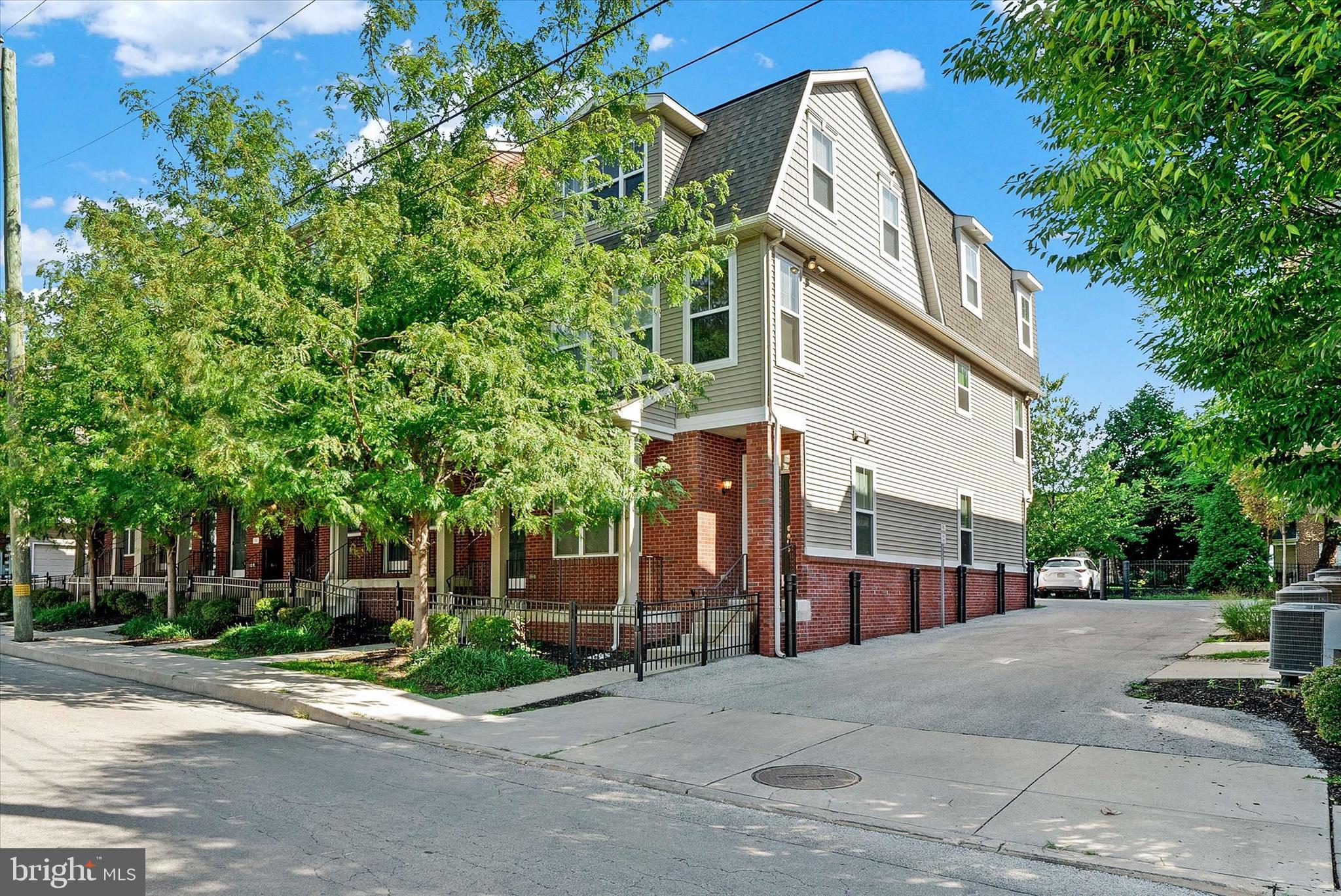 ARBOR MEWS - Residential