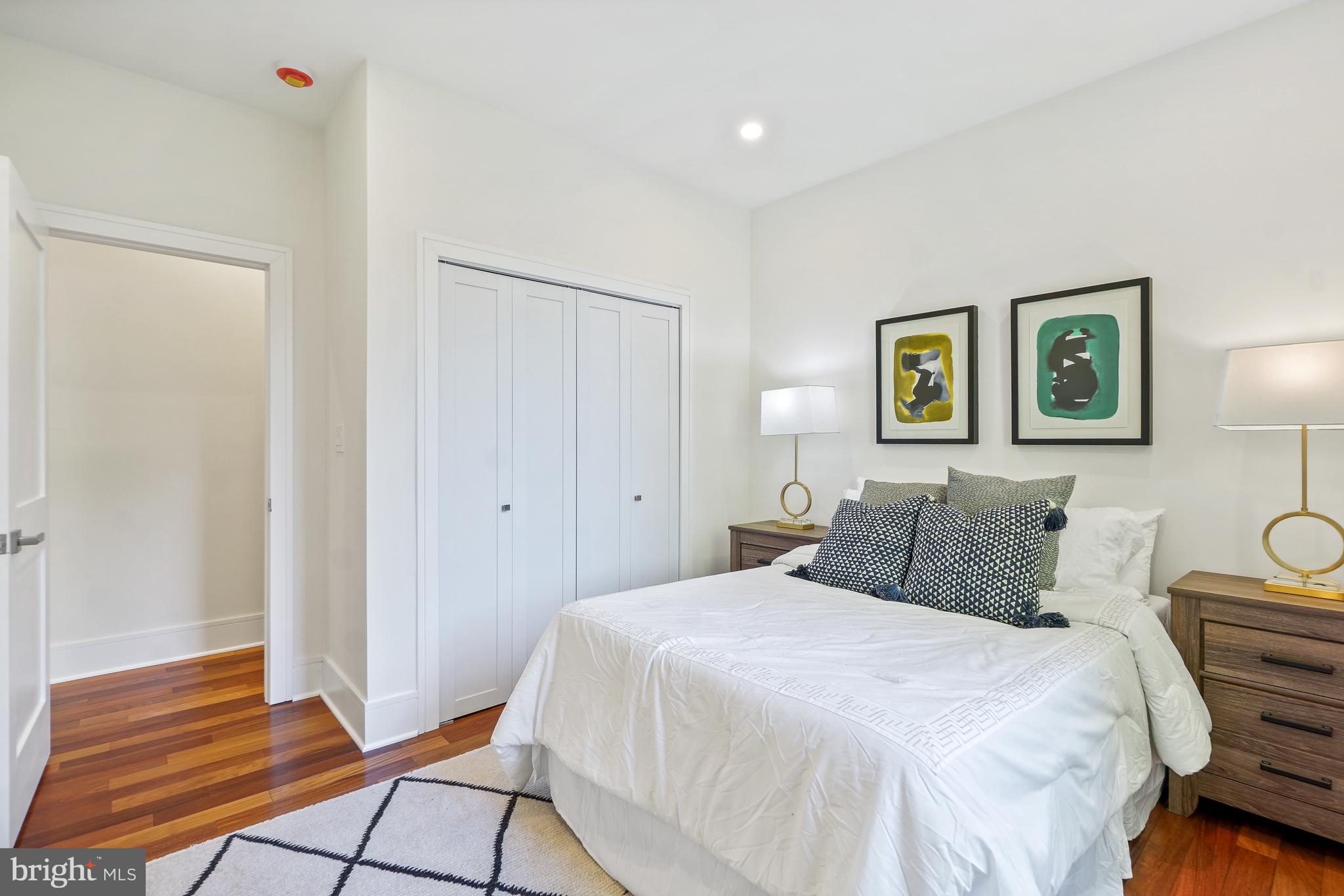 KENWOOD PARK - Residential