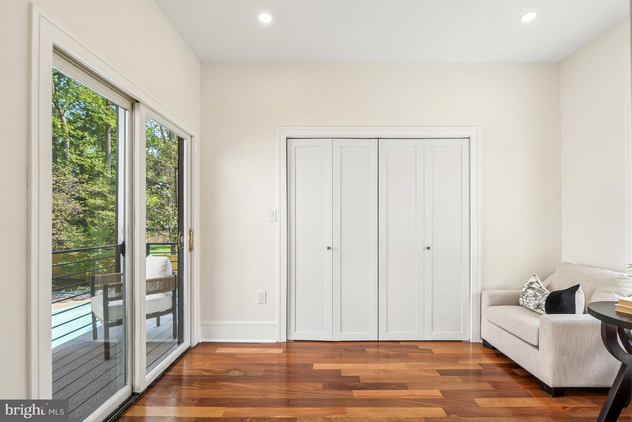 KENWOOD PARK - Residential