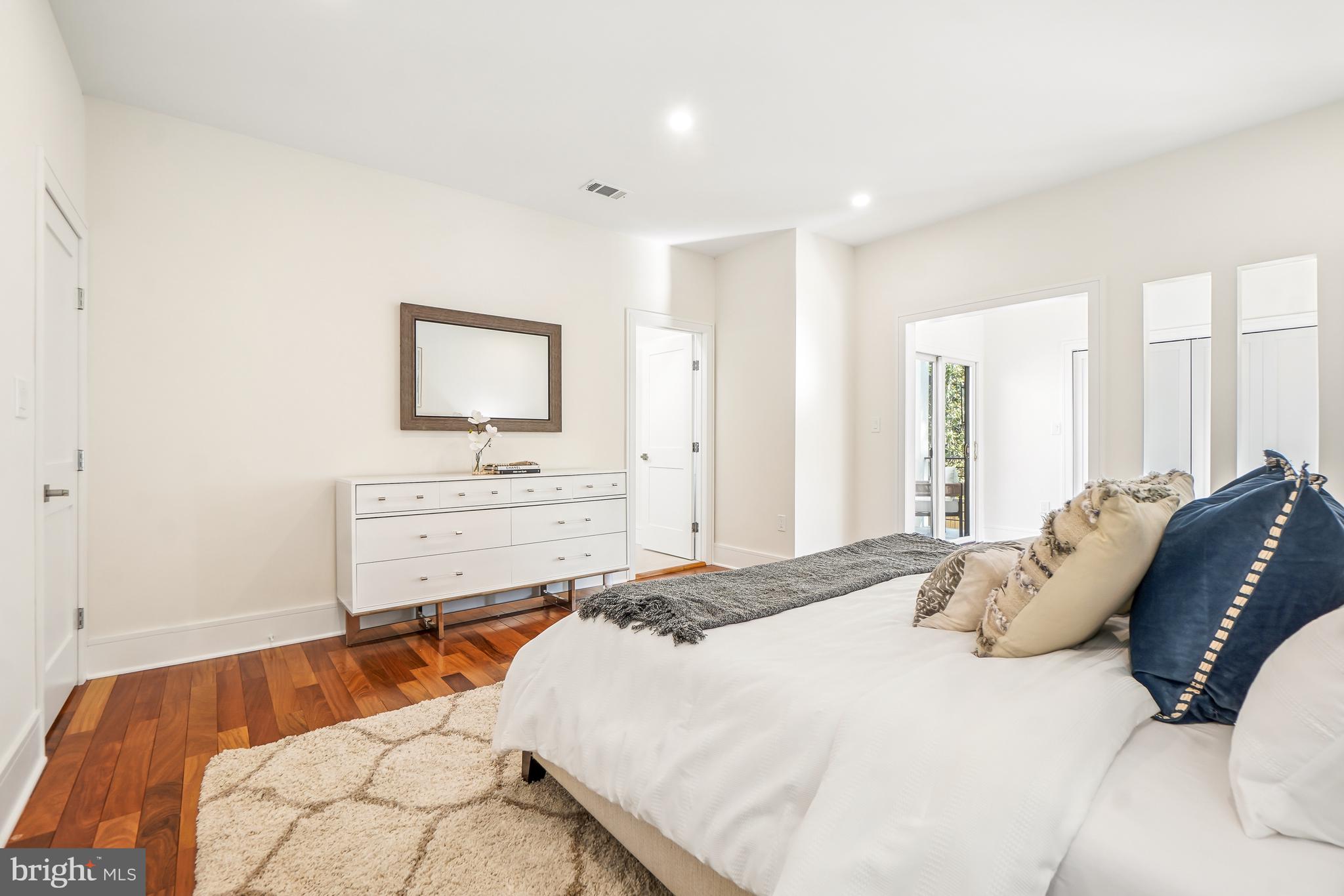 KENWOOD PARK - Residential