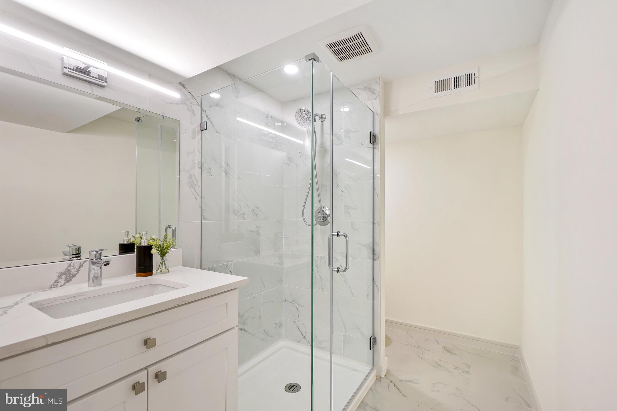 KENWOOD PARK - Residential
