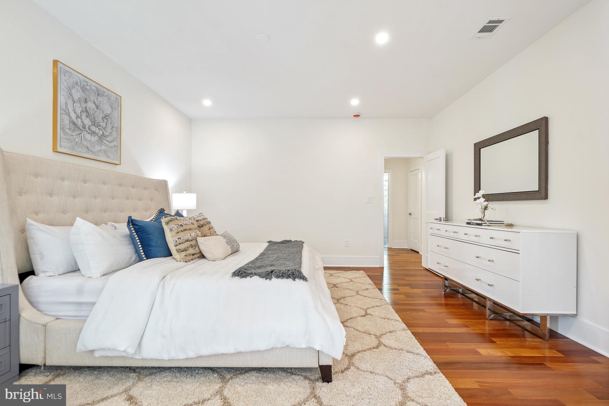 KENWOOD PARK - Residential