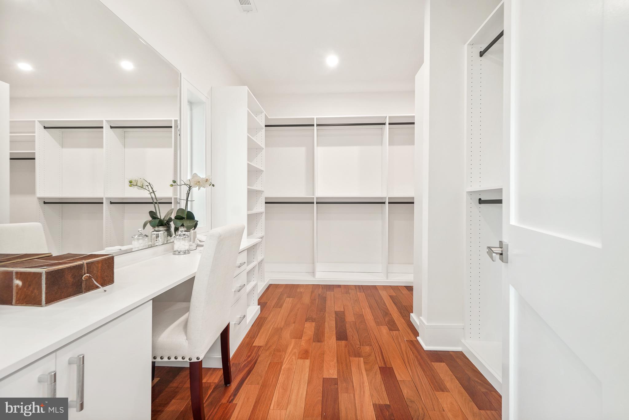 KENWOOD PARK - Residential