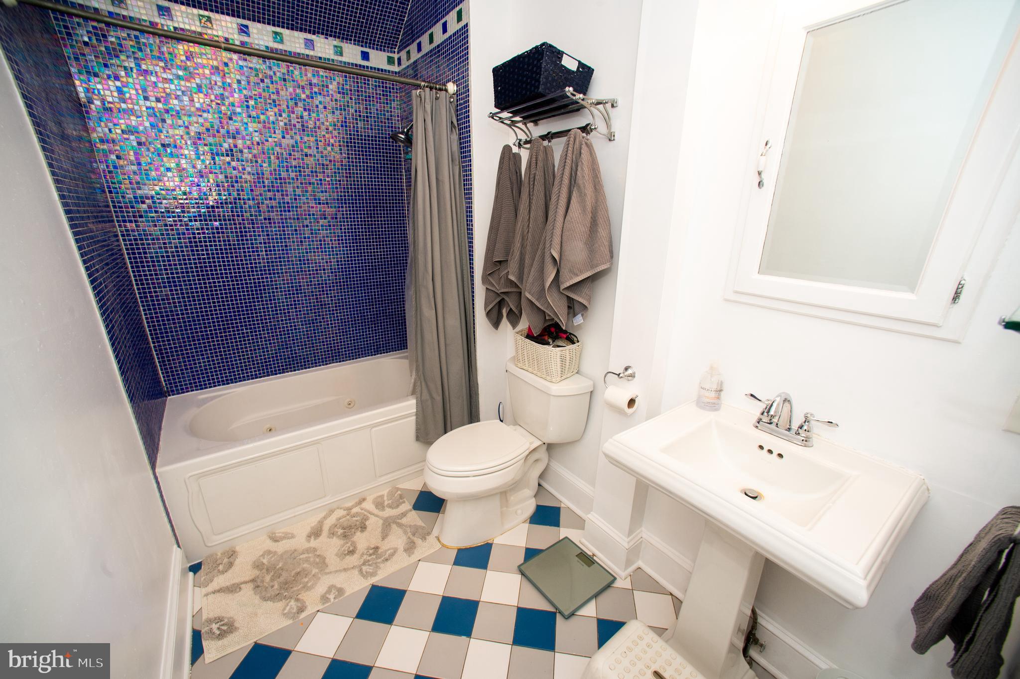 NORTH END - Residential