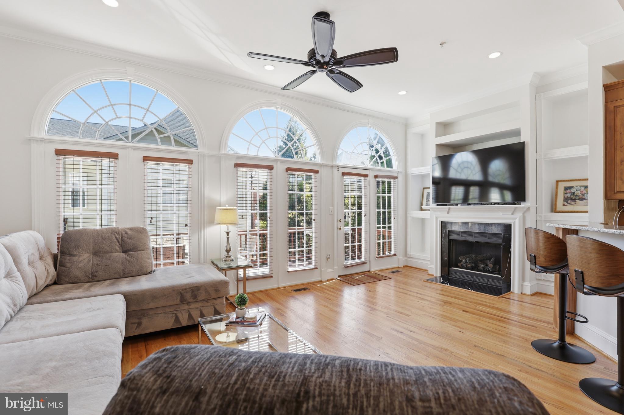 POTOMAC FALLS - Residential