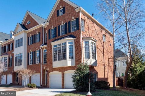 20378 COTTSWOLD TERRACE 67 STERLING VA 20165