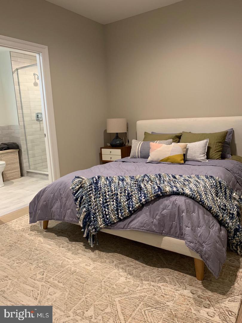 LOGAN SQUARE - Residential Lease