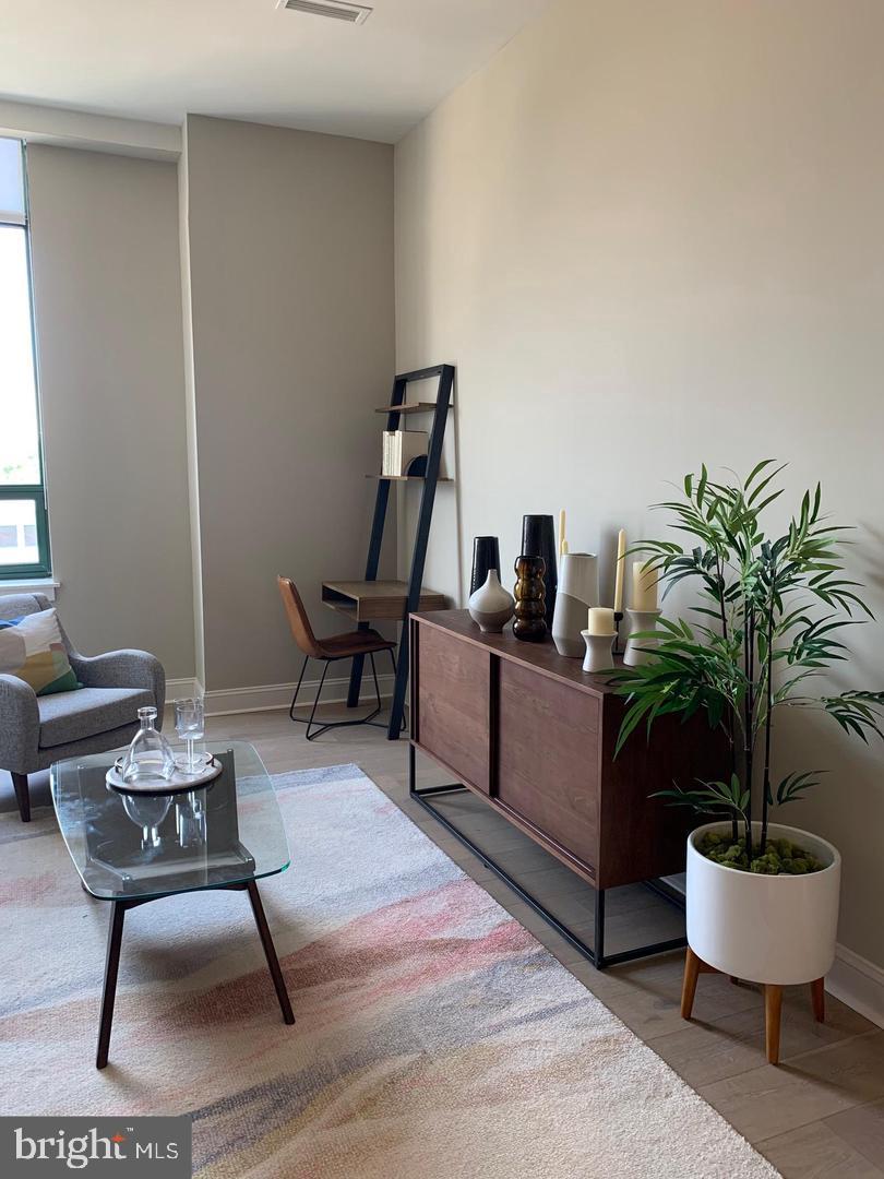 LOGAN SQUARE - Residential Lease