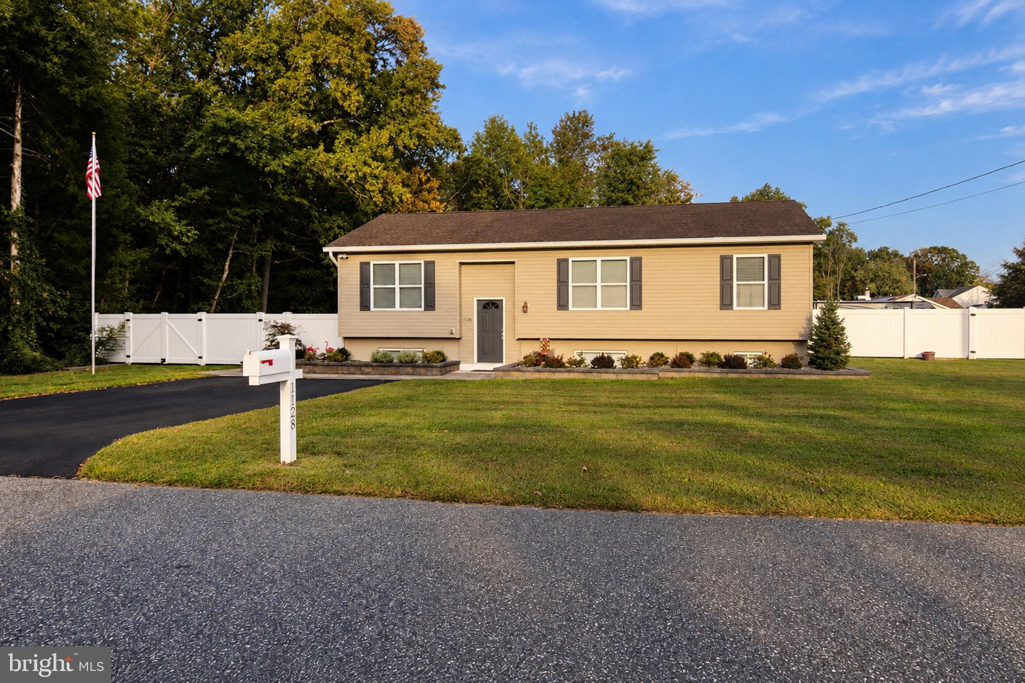 1128 S MALLARD ROAD