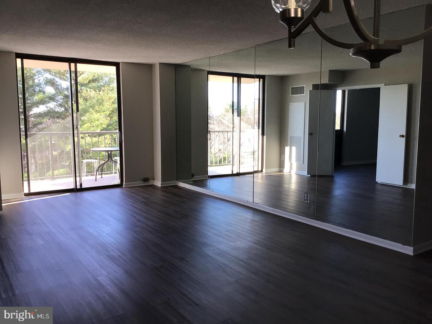 WESTLAKE PARK - Residential Lease