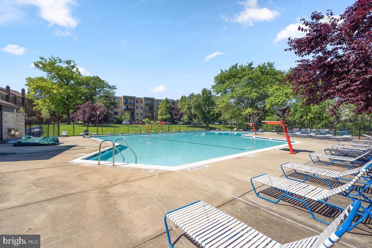 WESTLAKE PARK - Residential Lease