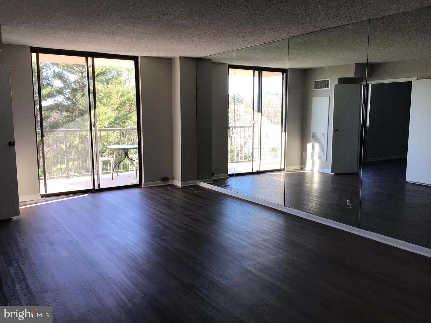 WESTLAKE PARK - Residential Lease