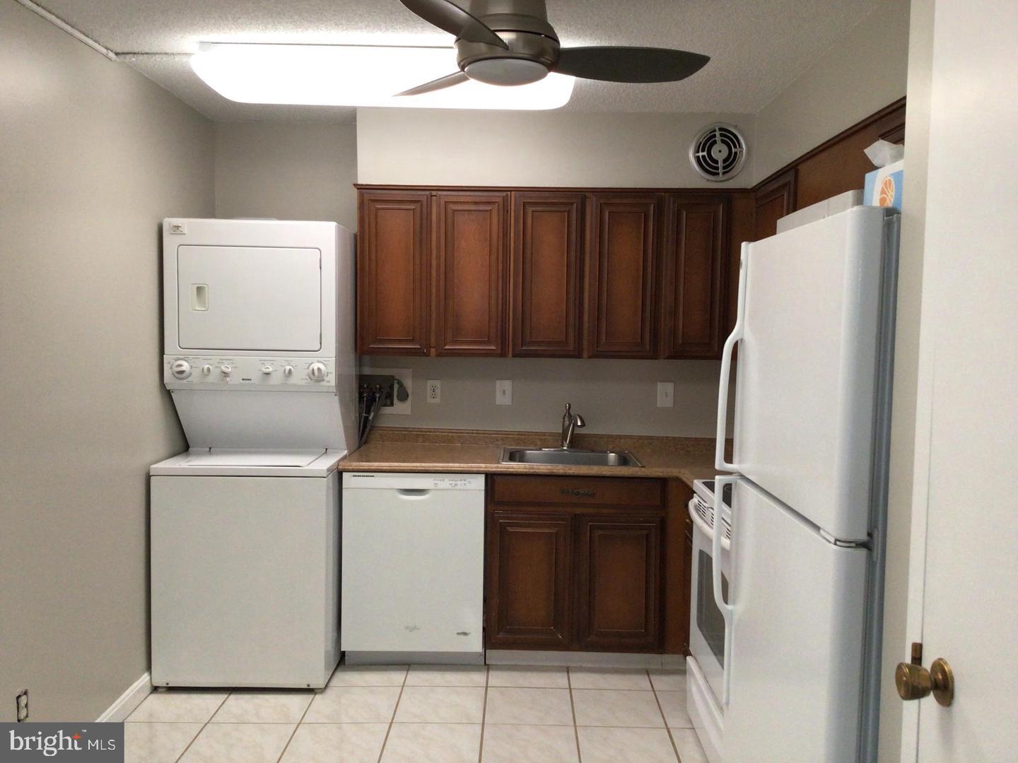 WESTLAKE PARK - Residential Lease