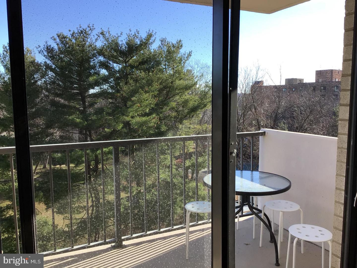 WESTLAKE PARK - Residential Lease