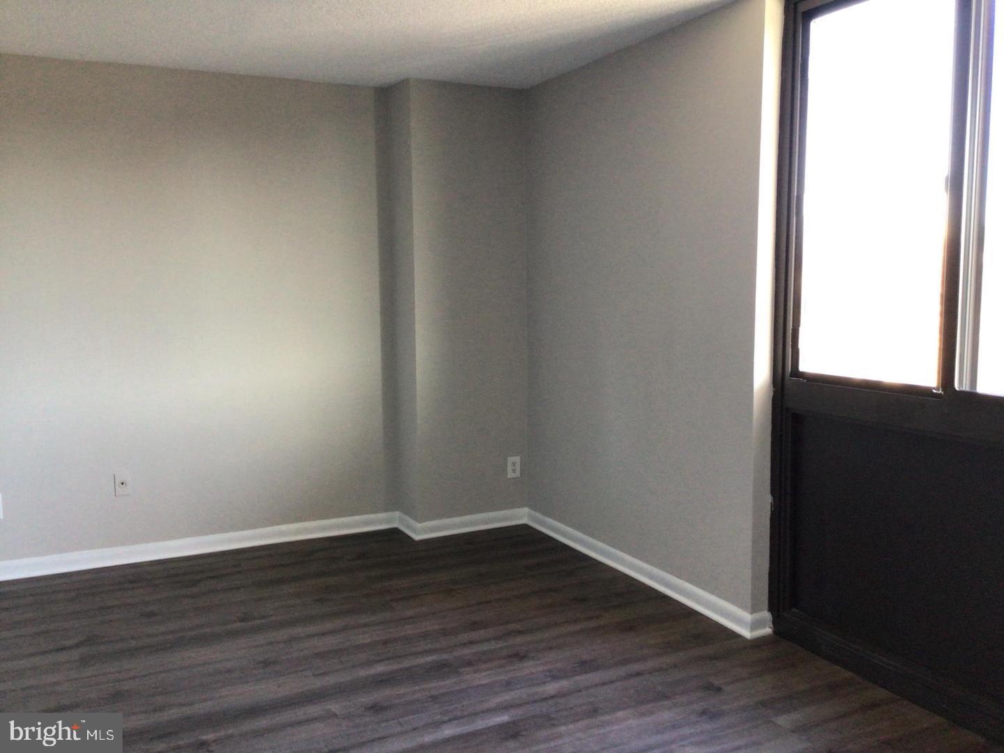 WESTLAKE PARK - Residential Lease