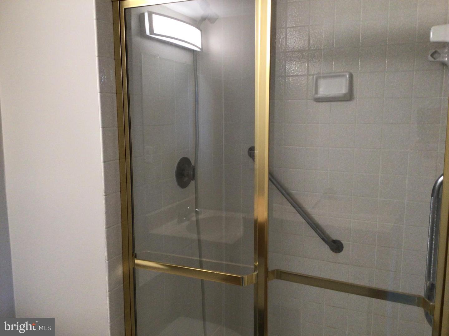 WESTLAKE PARK - Residential Lease