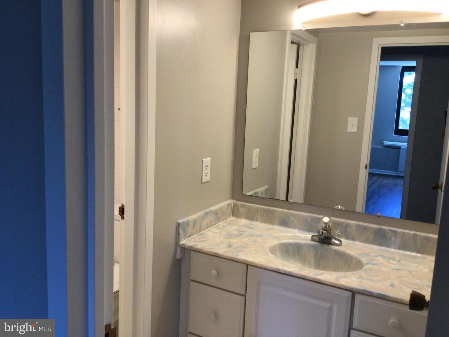 WESTLAKE PARK - Residential Lease