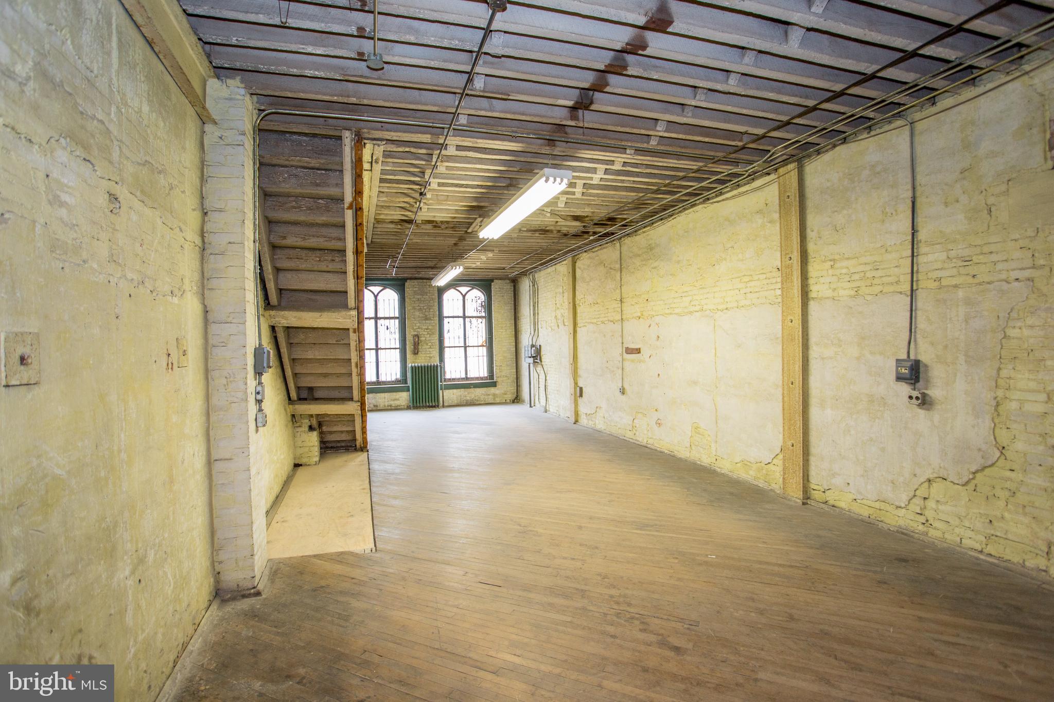 OLD CITY - Commercial Sale