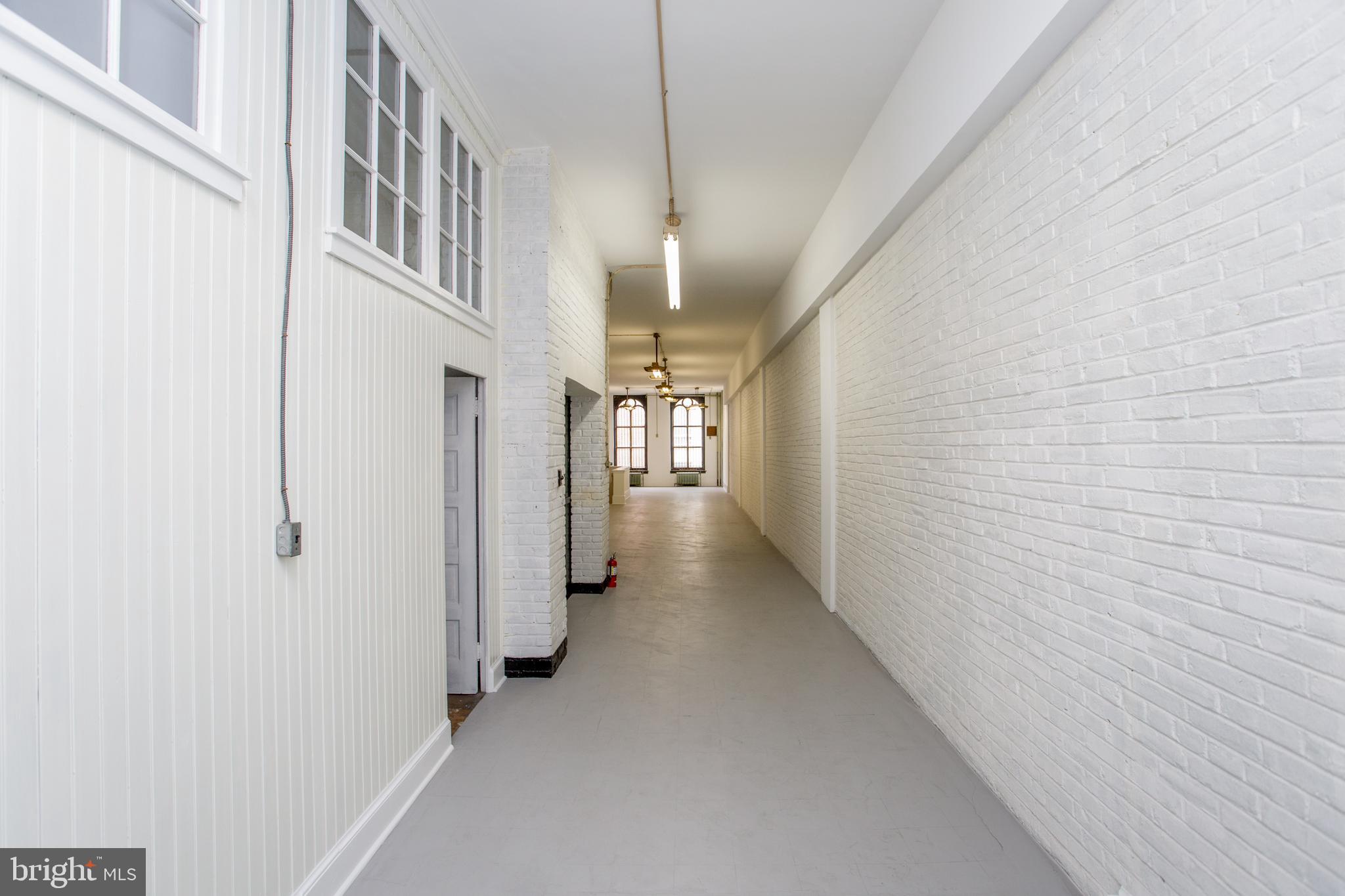 OLD CITY - Commercial Sale