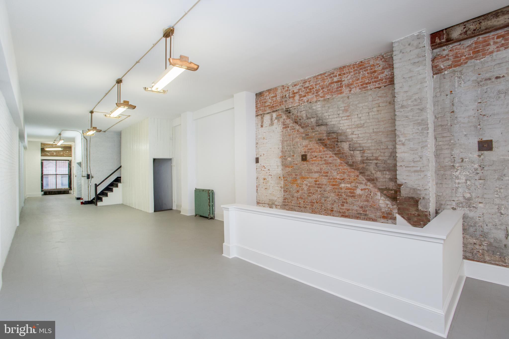 OLD CITY - Commercial Sale