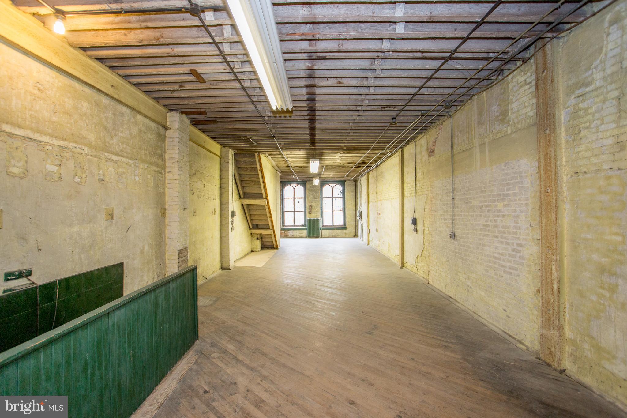 OLD CITY - Commercial Sale