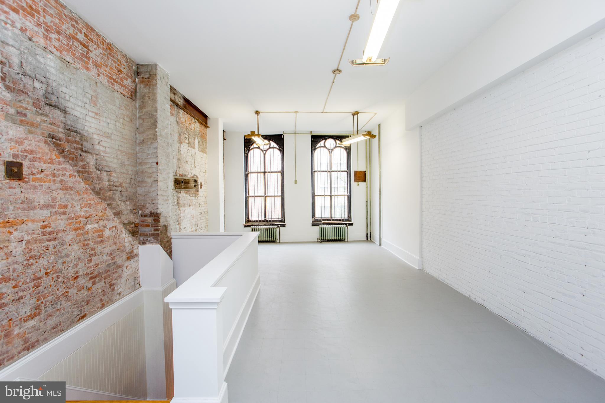 OLD CITY - Commercial Sale