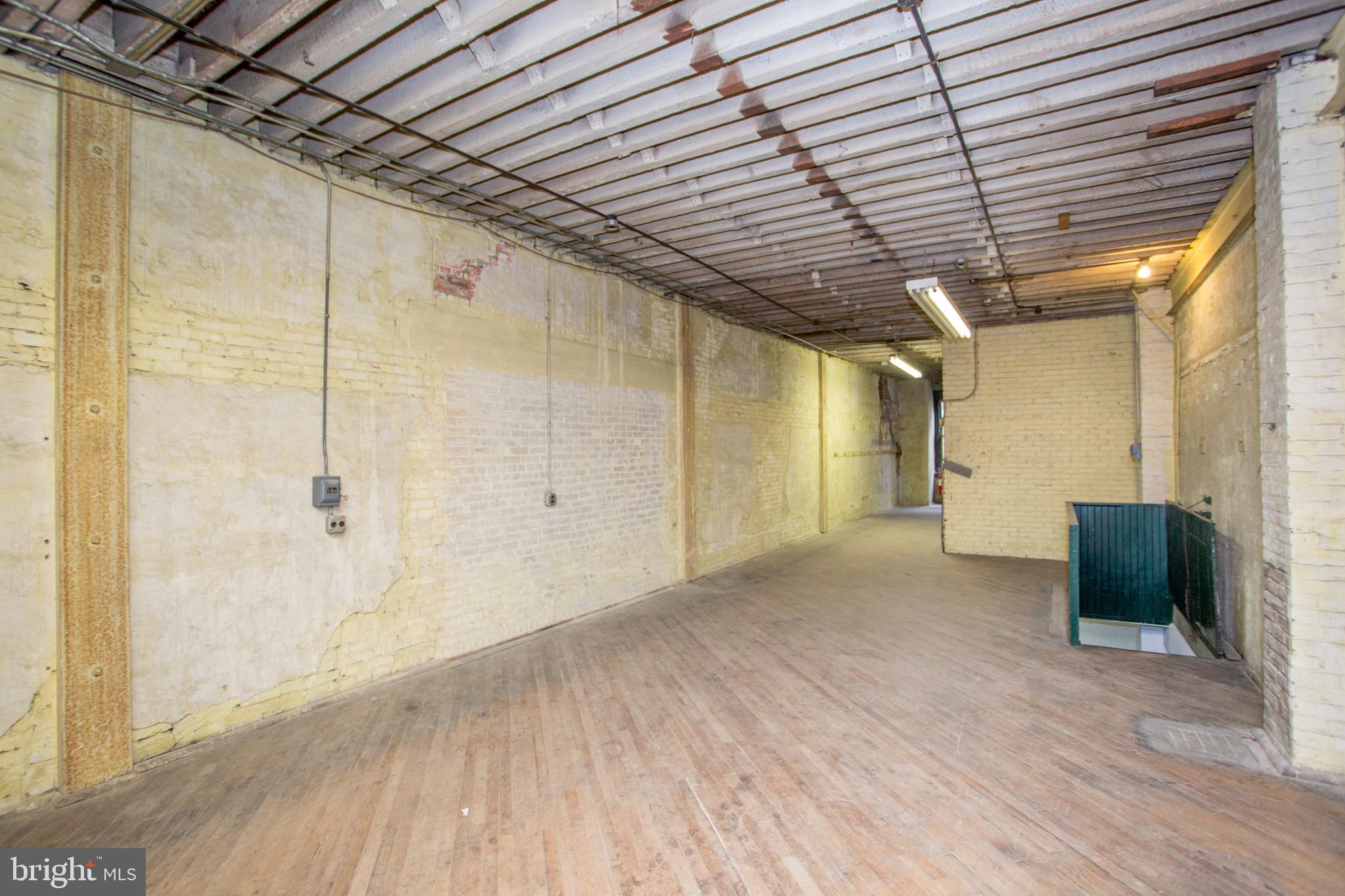 OLD CITY - Commercial Sale