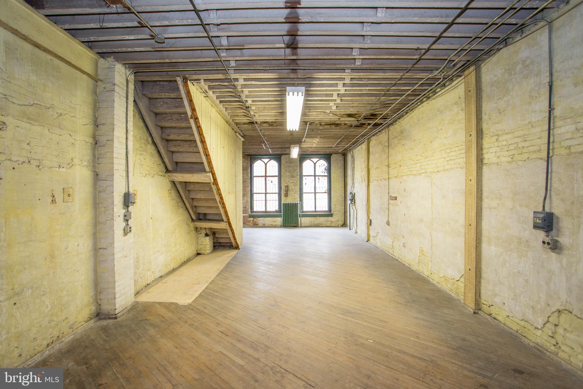 OLD CITY - Commercial Sale