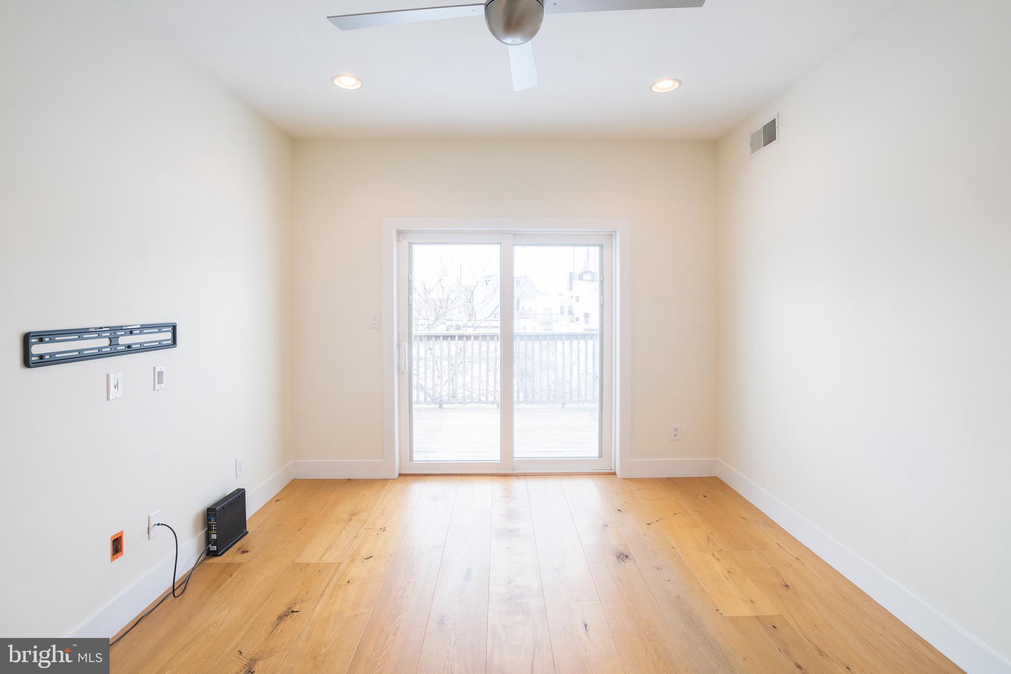 GRADUATE HOSPITAL - Residential Lease