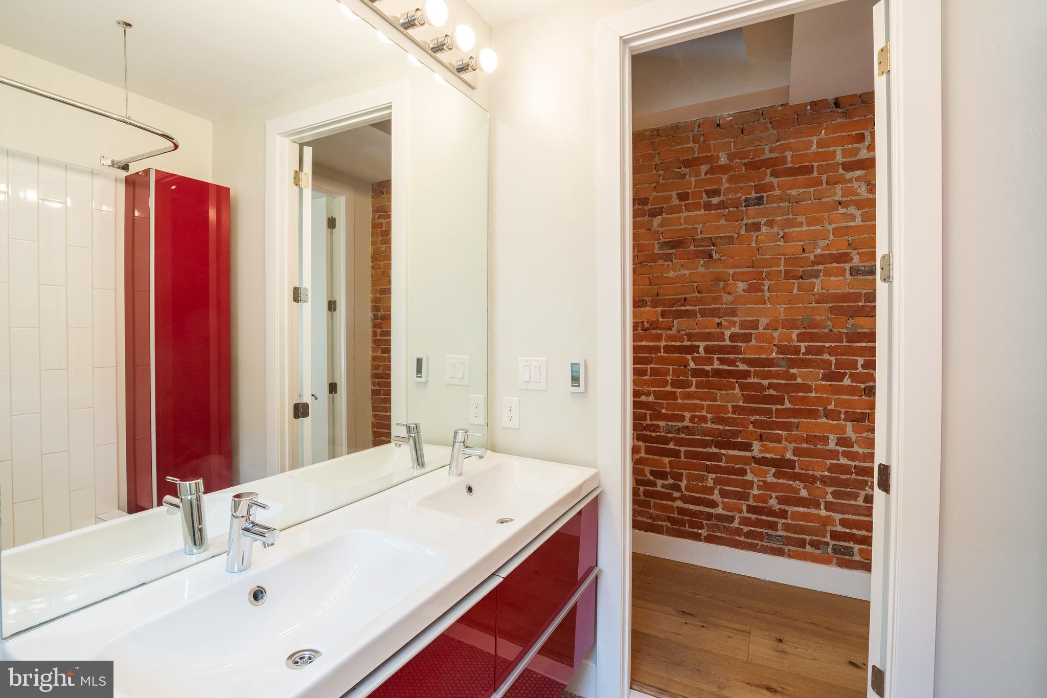 GRADUATE HOSPITAL - Residential Lease