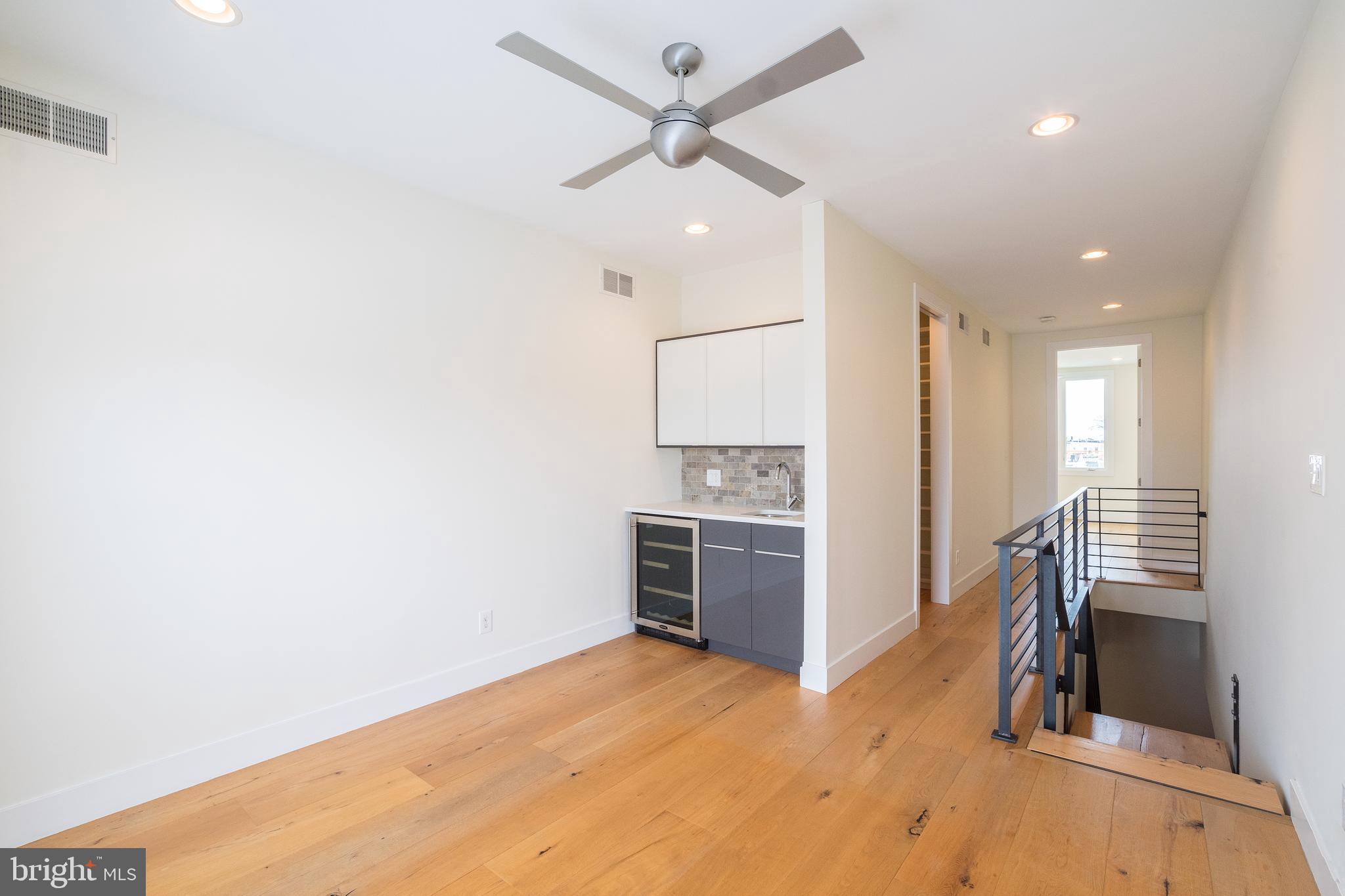 GRADUATE HOSPITAL - Residential Lease