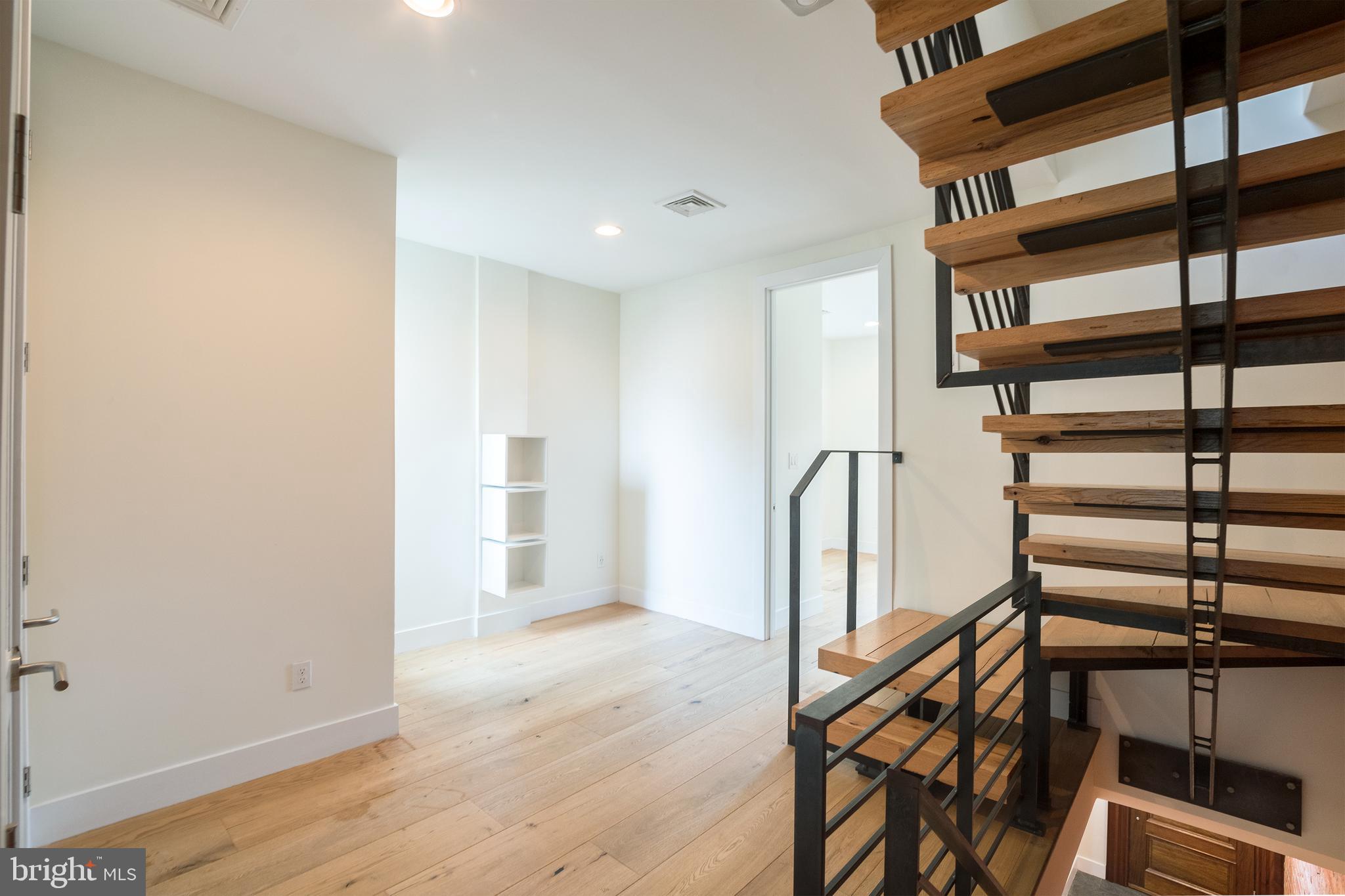 GRADUATE HOSPITAL - Residential Lease