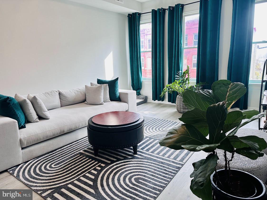 HARLEM PARK - Residential Lease