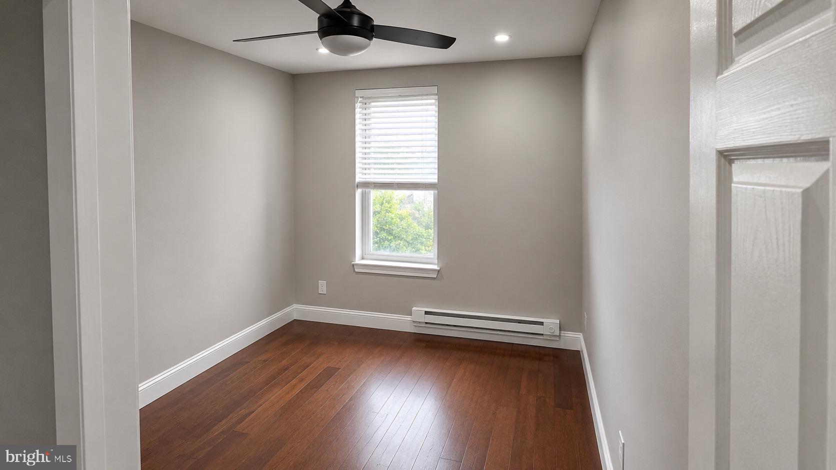427 W GIRARD AVENUE 3