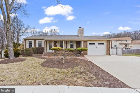 Photo of 913 Wrigley Place, FORT WASHINGTON, MD 20744 (MLS # MDPG2189772)