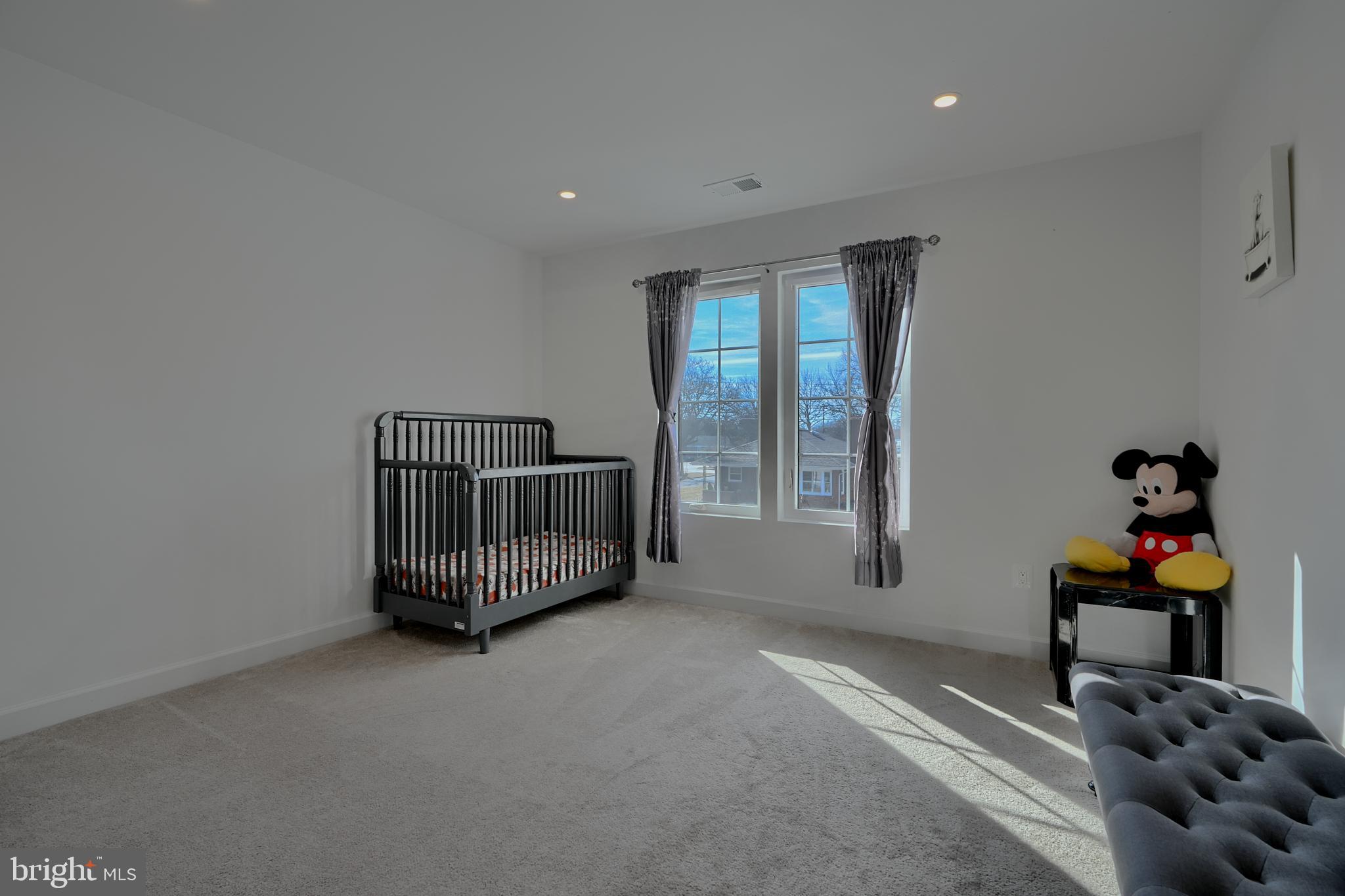 LINDEN HILLS - Residential