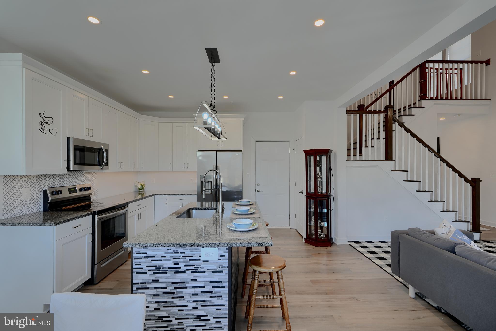 LINDEN HILLS - Residential