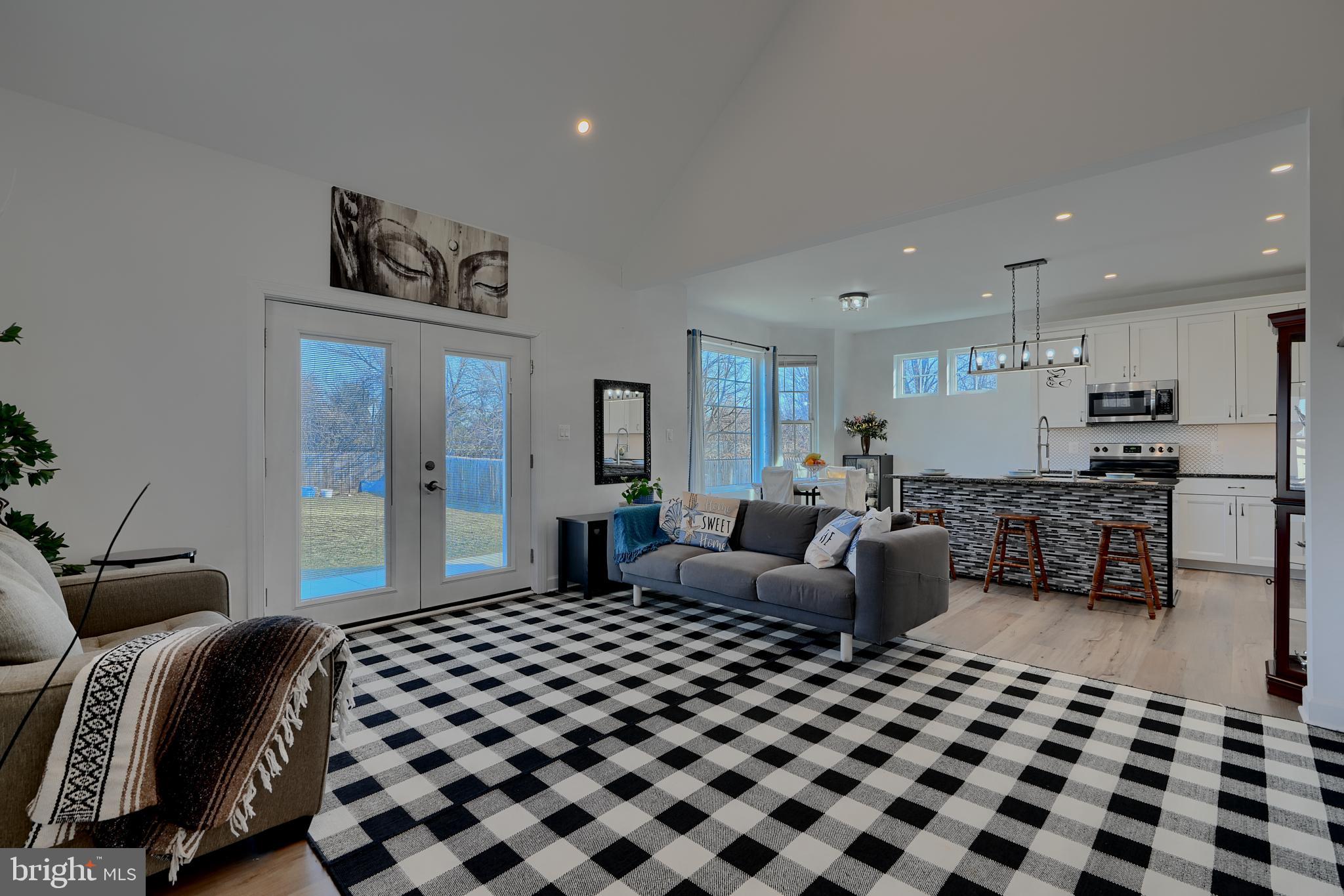 LINDEN HILLS - Residential