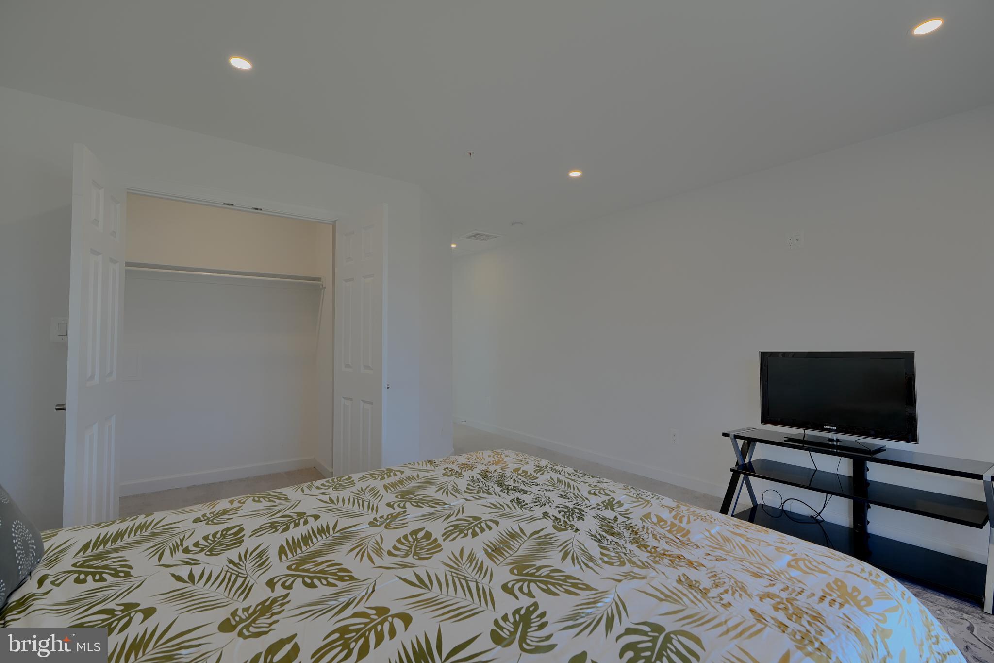 LINDEN HILLS - Residential