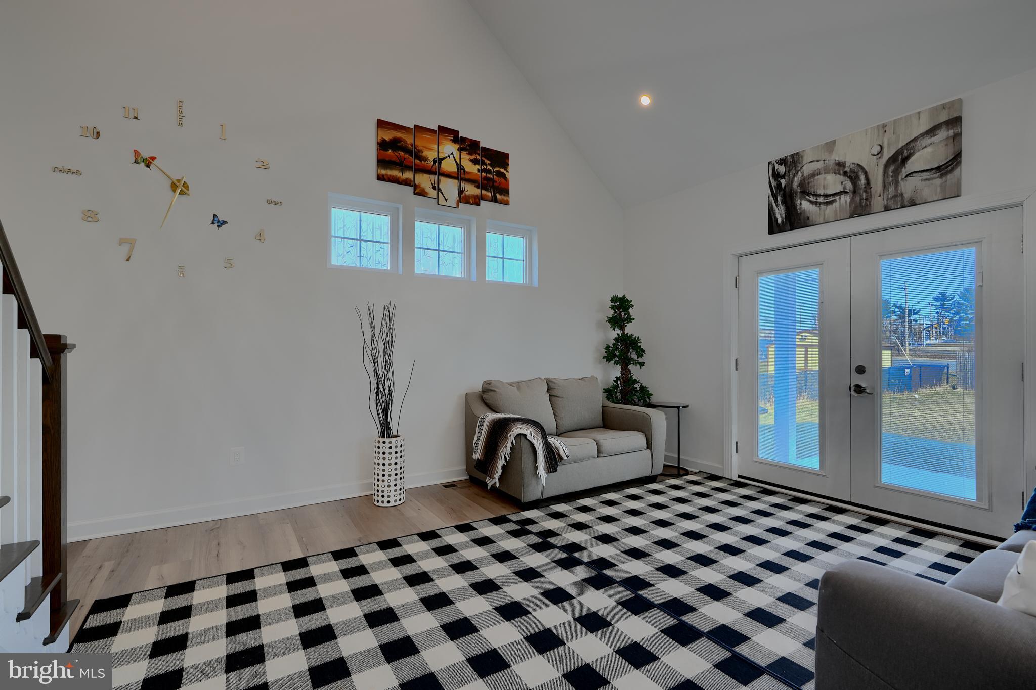 LINDEN HILLS - Residential