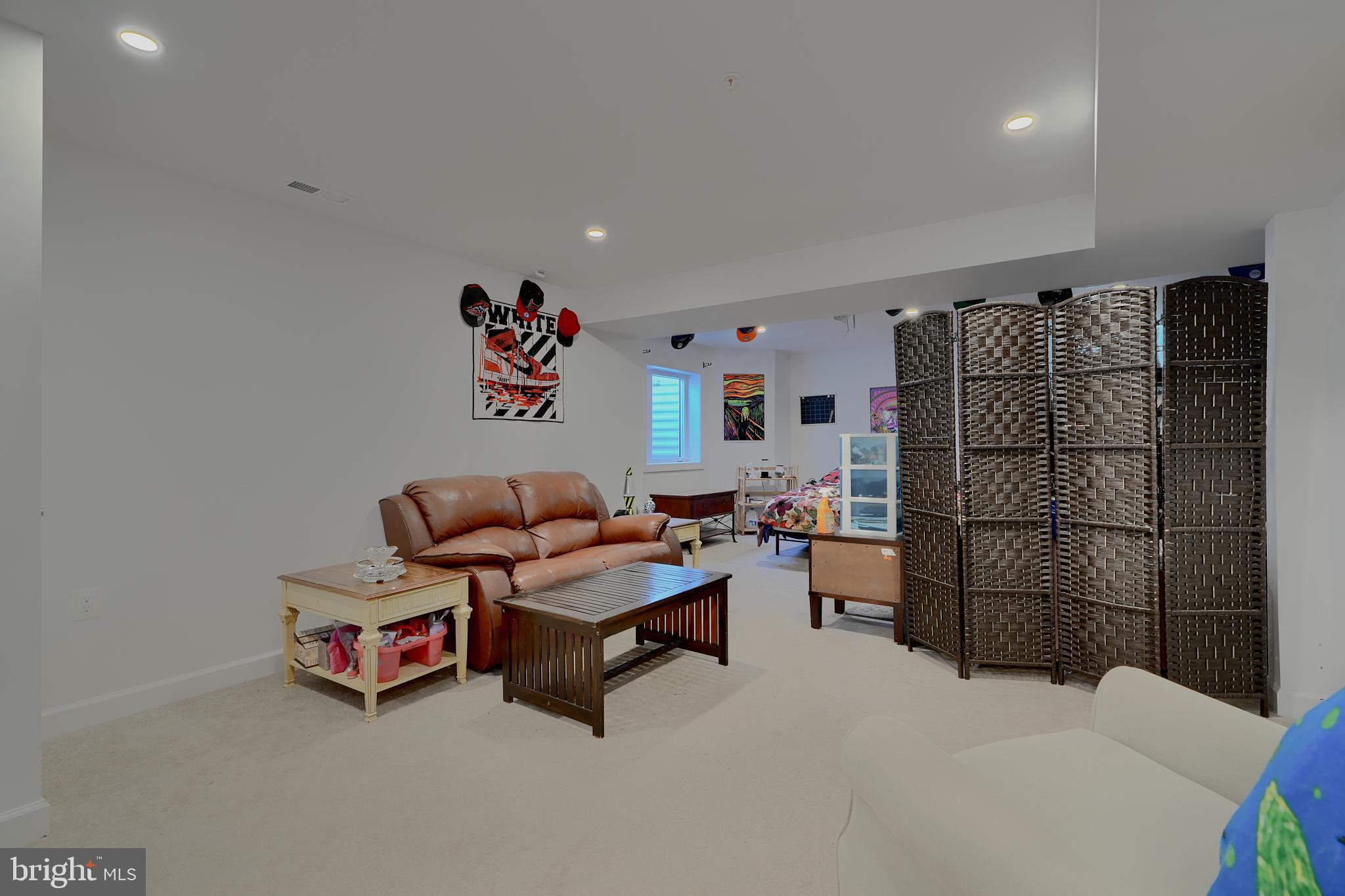 LINDEN HILLS - Residential